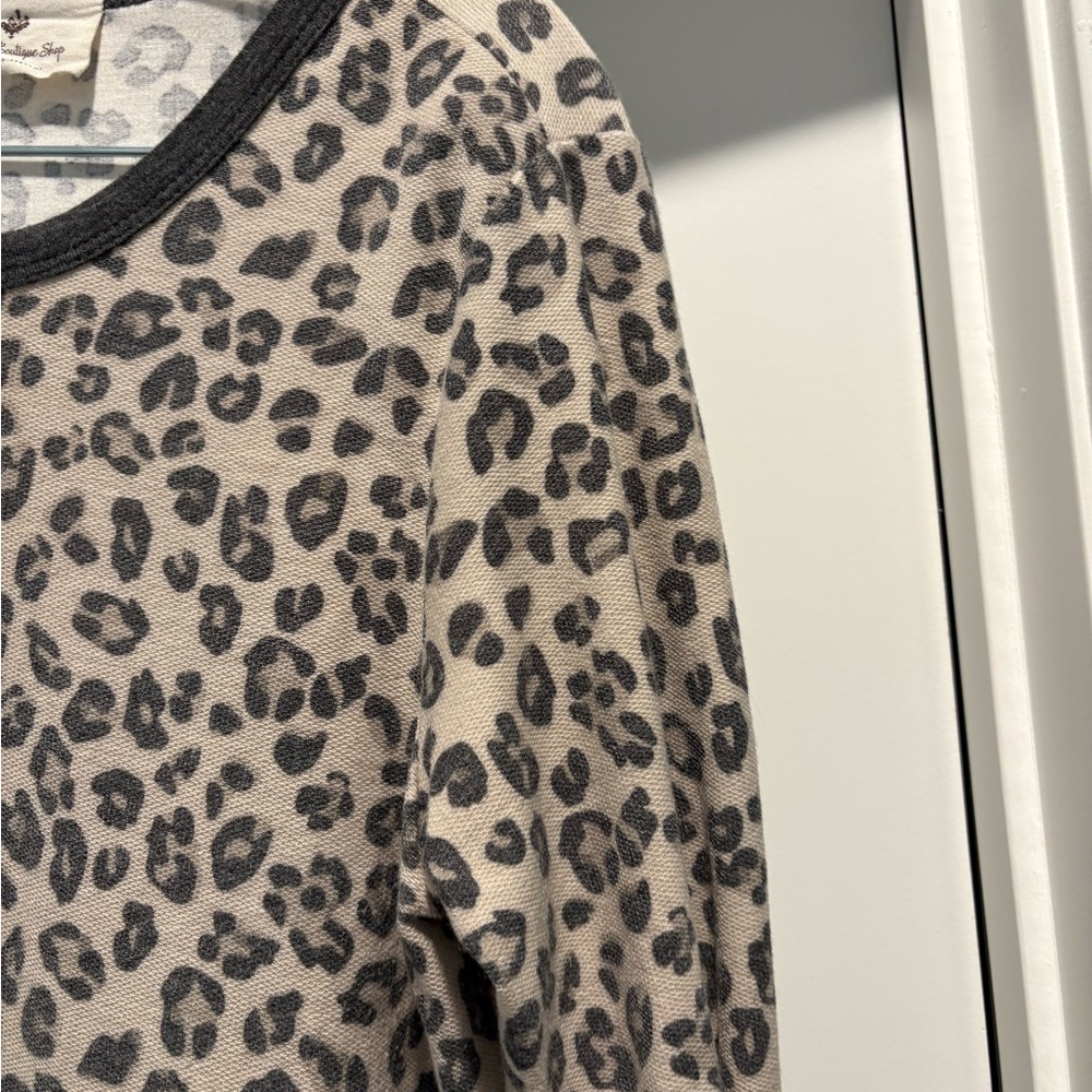 Leopard Print Long Sleeve Top - Picture 4 of 6